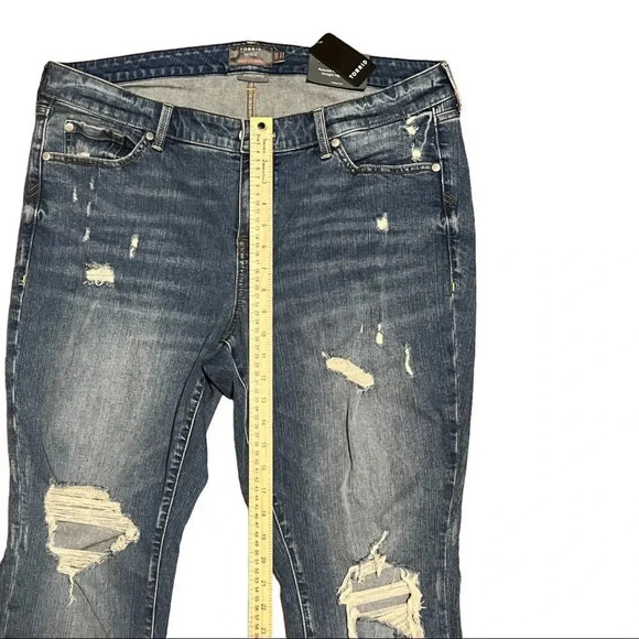 TORRID BOYFRIEND STRAIGHT JEAN VINTAGE STRETCH MEDIUM WASH Mid-rise Sz 16R - Picture 7 of 11